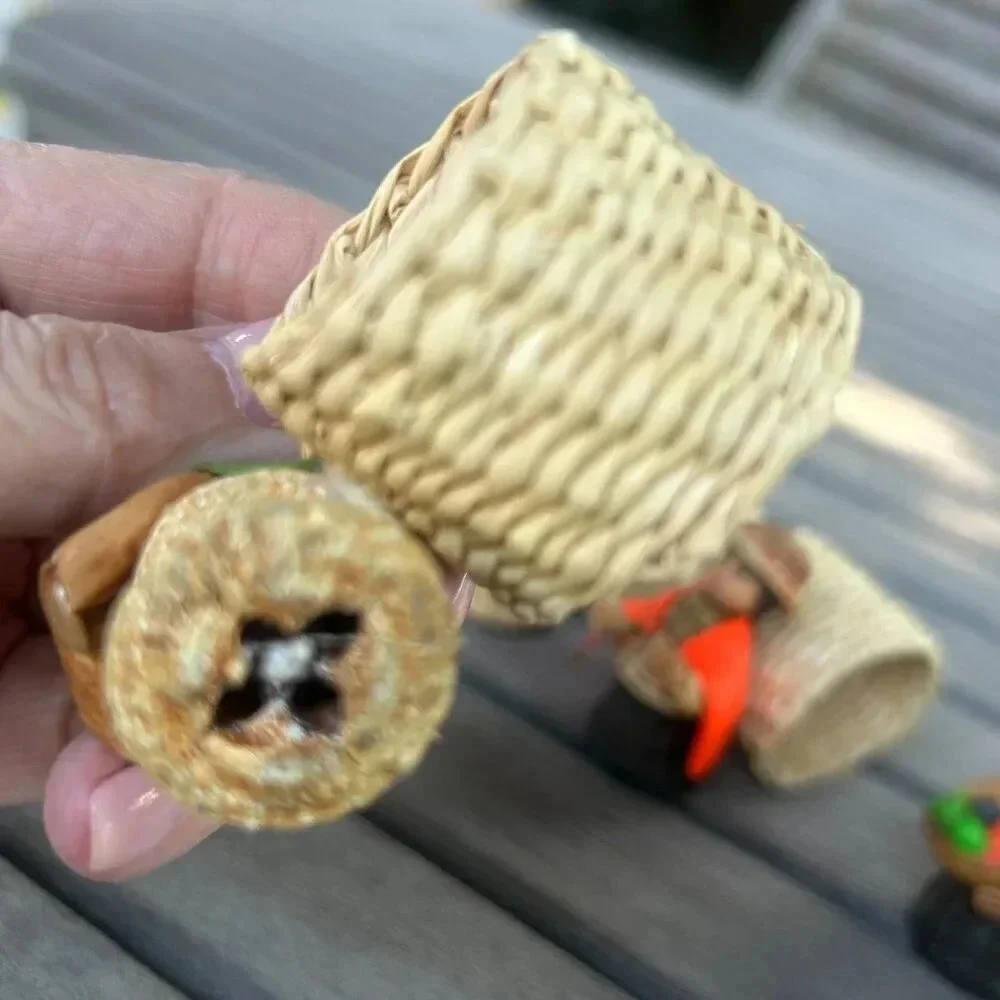 Folk Art Hand Made S. American Hand Painted Napkin Rings Set of 5 Rattan Acorn